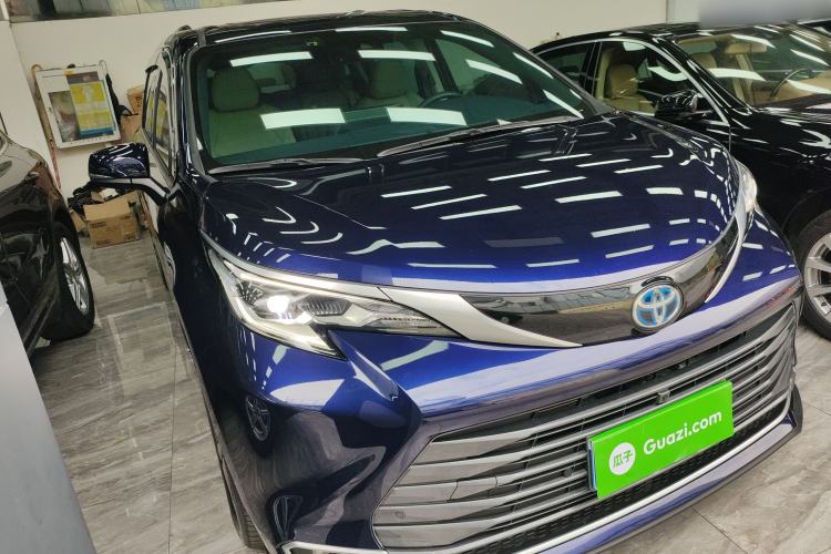 Used Toyota SIENNA 2023 2.5L Hybrid Deluxe Edition Exterior 2