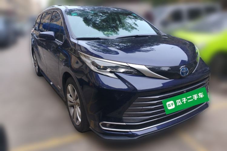Used Toyota SIENNA 2023 2.5L Hybrid Ultimate Edition Front Right 45 Deg
