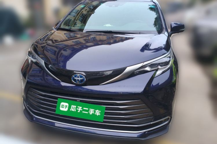 Used Toyota SIENNA 2023 2.5L Hybrid Ultimate Edition Front