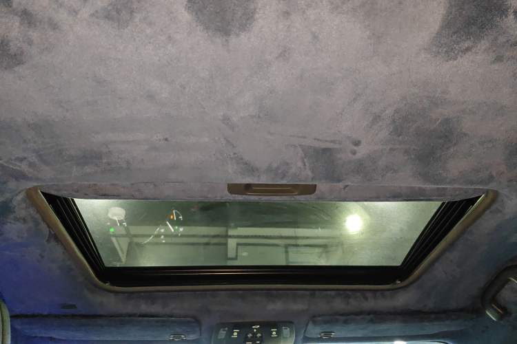 Used Toyota SIENNA 2023 2.5L Hybrid Deluxe Edition Headliner