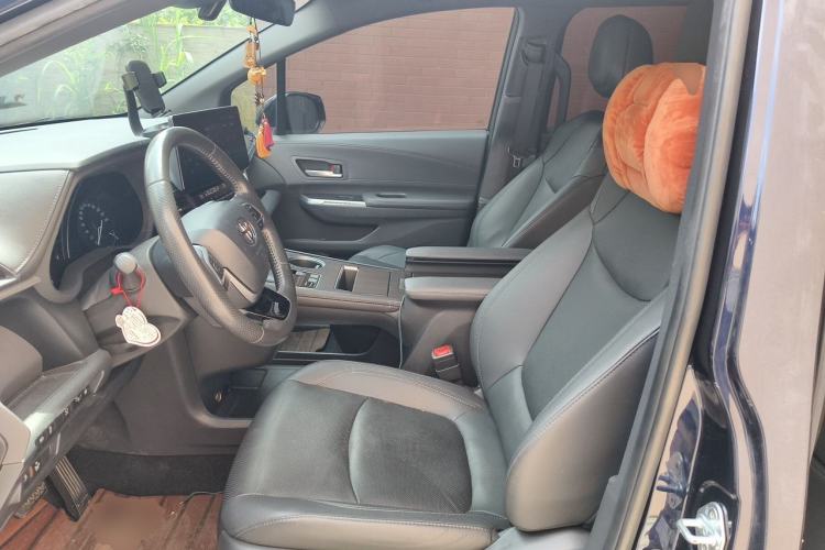 Used Toyota SIENNA 2023 2.5L Hybrid Deluxe Edition Left Front Seat