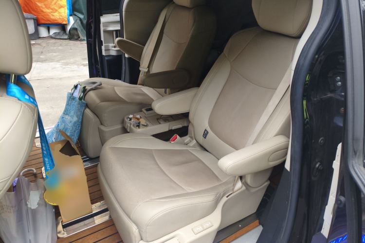 Used Toyota SIENNA 2023 2.5L Hybrid Ultimate Edition Left Rear Seat