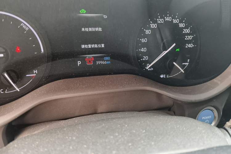 Used Toyota SIENNA 2023 2.5L Hybrid Deluxe Edition Odometer Close Up