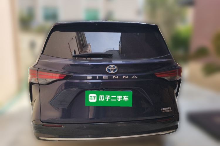 Used Toyota SIENNA 2023 2.5L Hybrid Deluxe Edition Rear