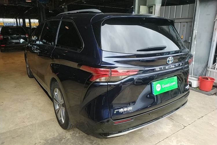 Used Toyota SIENNA 2023 2.5L Hybrid Platinum Edition Rear Left 45 Deg