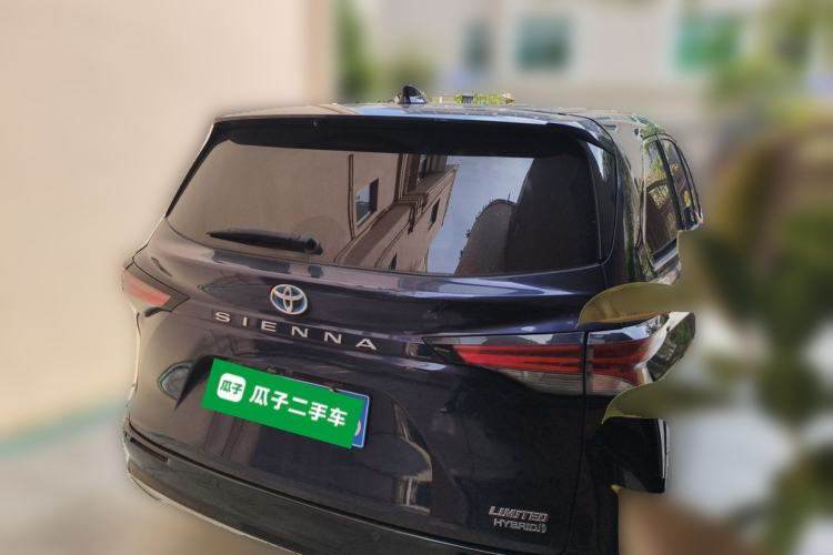 Used Toyota SIENNA 2023 2.5L Hybrid Deluxe Edition Rear Right 45 Deg