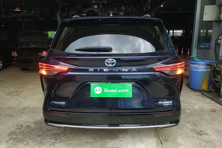 Used Toyota SIENNA 2023 2.5L Hybrid Platinum Edition Rear