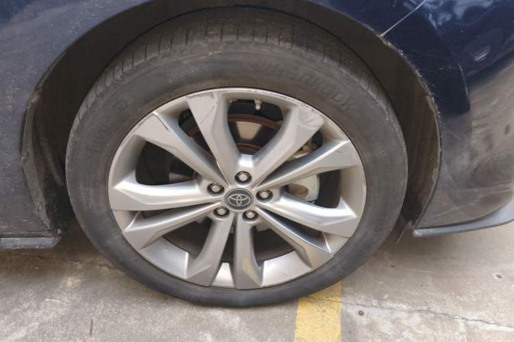 Used Toyota SIENNA 2023 2.5L Hybrid Ultimate Edition Right Front Wheel Hub