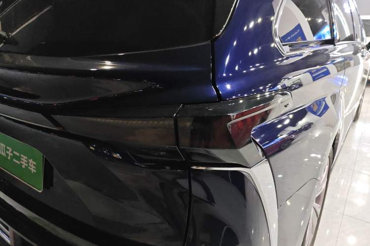 Used Toyota SIENNA 2023 2.5L Hybrid Deluxe Edition Right Rear Taillight