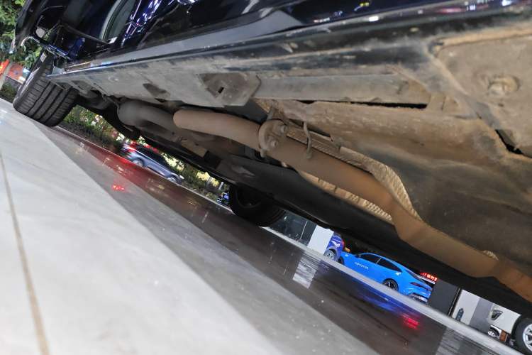 Used Toyota SIENNA 2023 2.5L Hybrid Deluxe Edition Right Side Sill