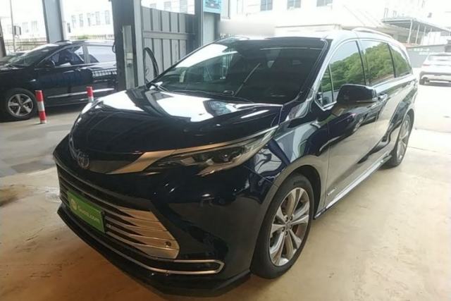 Used Toyota SIENNA 2023 2.5L Hybrid Platinum Edition