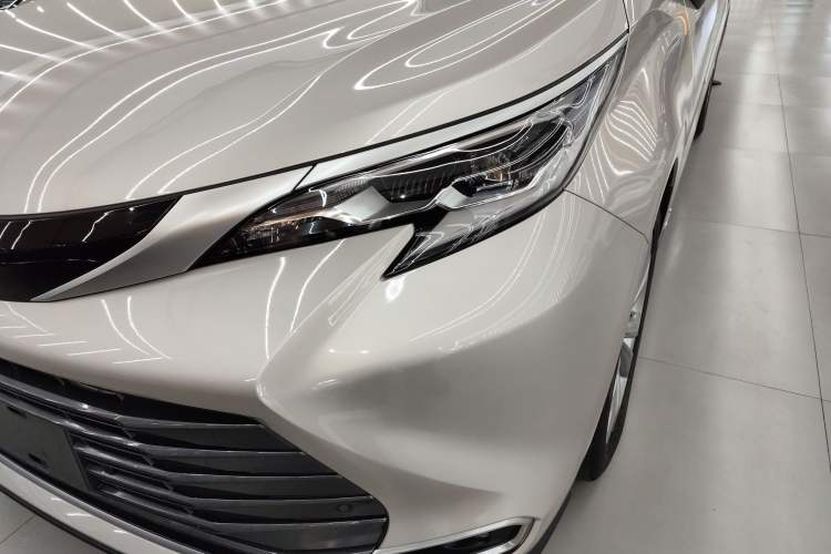 Used Toyota SIENNA 2023 2.5L Hybrid Deluxe Edition Left Front Headlight