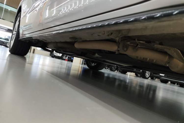 Used Toyota SIENNA 2023 2.5L Hybrid Deluxe Edition Right Side Sill