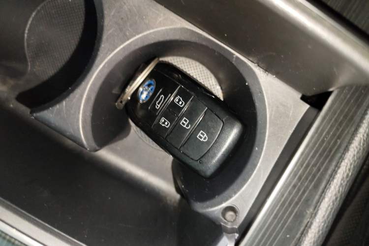Used Toyota SIENNA 2023 2.5L Hybrid Deluxe Edition Vehicle Key