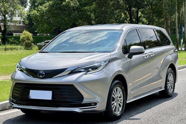 Used Toyota SIENNA 2023 2.5L Hybrid Comfort Edition