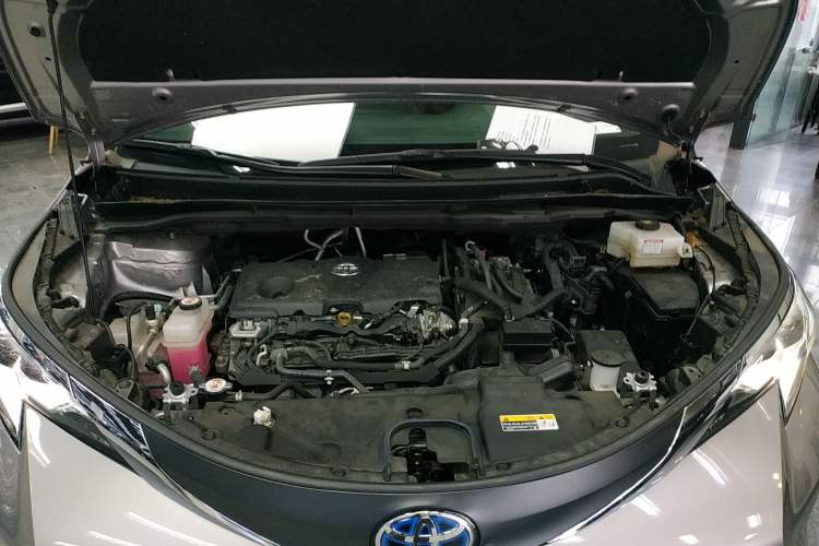 Used Toyota SIENNA 2023 2.5L Hybrid Comfort Edition Engine Bay