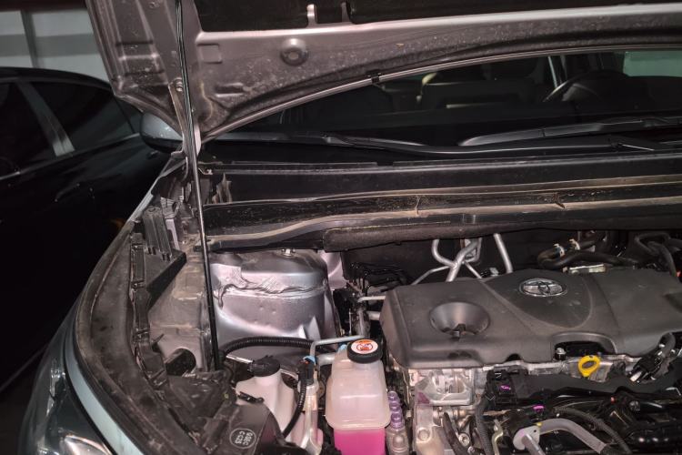 Used Toyota SIENNA 2023 2.5L Hybrid Deluxe Edition Engine Bay Right