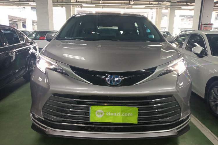 Used Toyota SIENNA 2023 2.5L Hybrid Luxury Edition Exterior 1