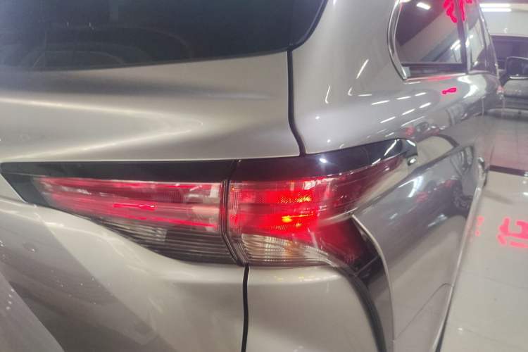 Used Toyota SIENNA 2023 2.5L Hybrid Comfort Edition Exterior 1