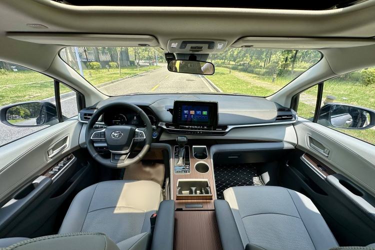 Used Toyota SIENNA 2023 2.5L Hybrid Comfort Edition Exterior 10