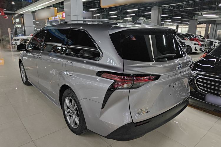 Used Toyota SIENNA 2023 2.5L Hybrid Comfort Edition Exterior 2