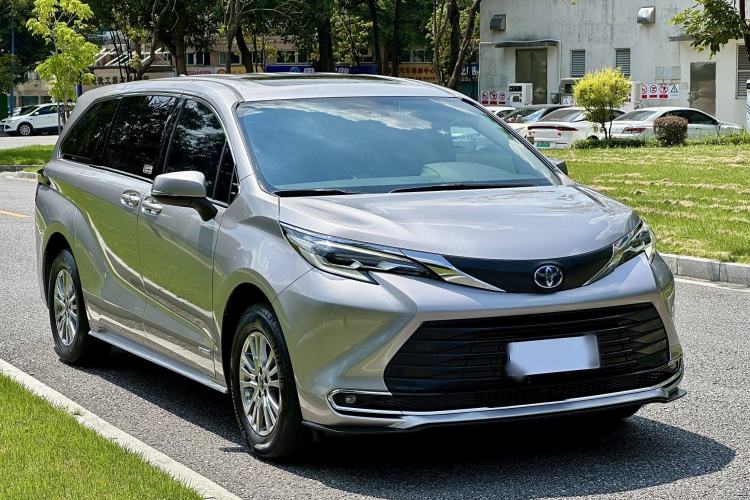 Used Toyota SIENNA 2023 2.5L Hybrid Comfort Edition Exterior 4