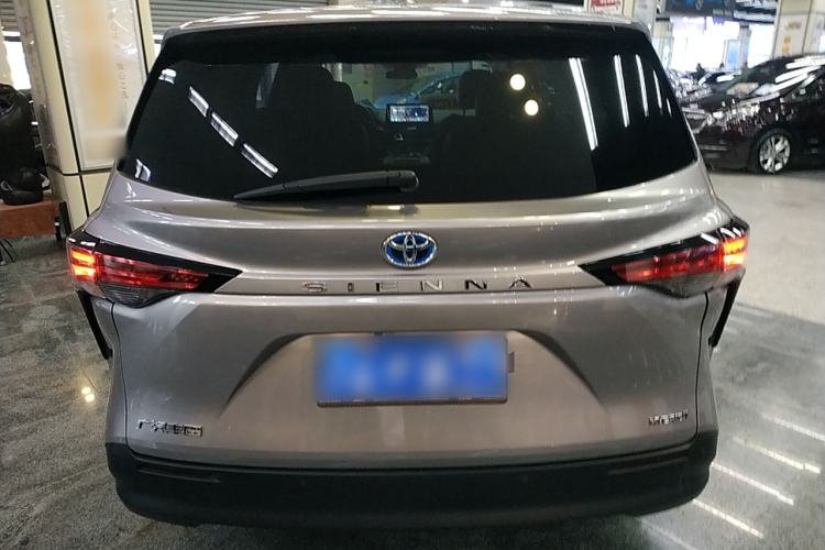Used Toyota SIENNA 2023 2.5L Hybrid Comfort Edition Exterior 4