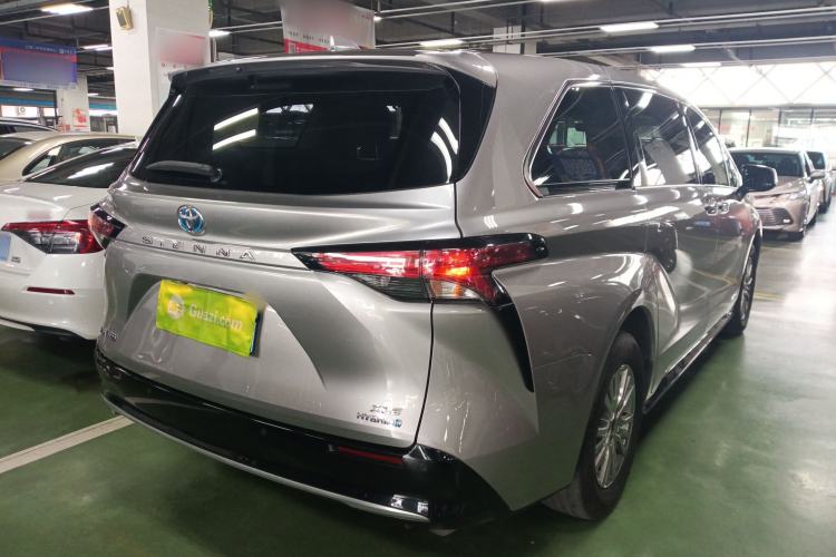 Used Toyota SIENNA 2023 2.5L Hybrid Luxury Edition Exterior 5