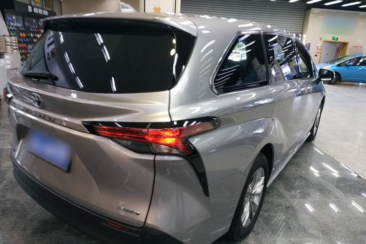 Used Toyota SIENNA 2023 2.5L Hybrid Comfort Edition Exterior 5
