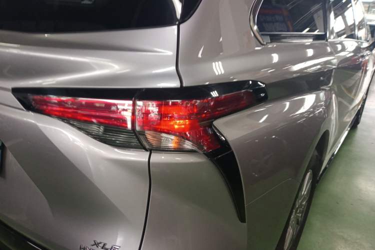 Used Toyota SIENNA 2023 2.5L Hybrid Luxury Edition Exterior 6