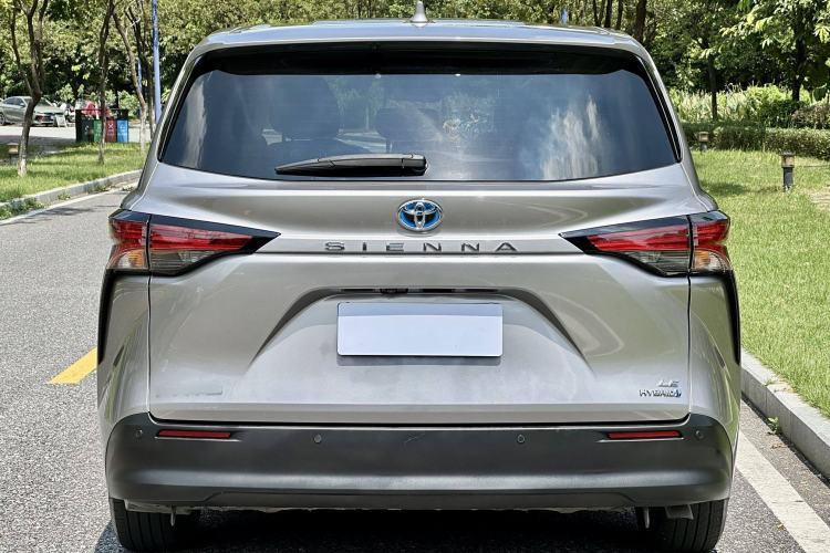 Used Toyota SIENNA 2023 2.5L Hybrid Comfort Edition Exterior 6
