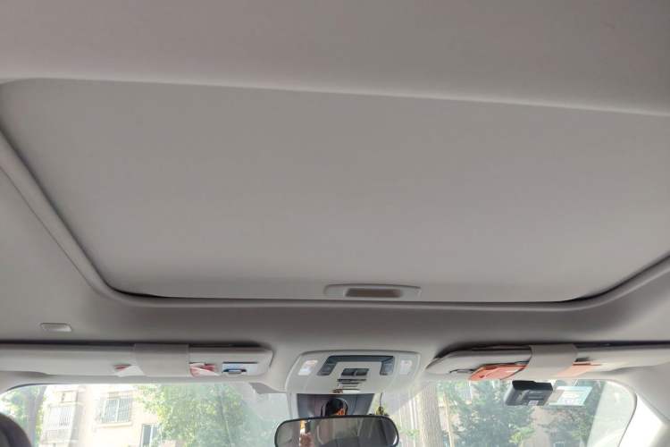 Used Toyota SIENNA 2023 2.5L Hybrid Comfort Edition Headliner