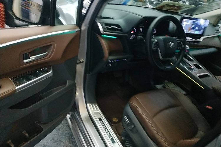 Used Toyota SIENNA 2023 2.5L Hybrid Comfort Edition Interior 3