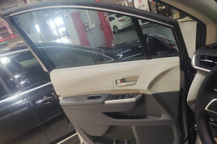 Used Toyota SIENNA 2023 2.5L Hybrid Comfort Edition Interior 7