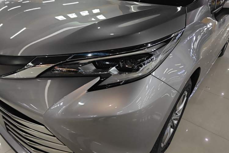 Used Toyota SIENNA 2023 2.5L Hybrid Comfort Edition Left Front Headlight
