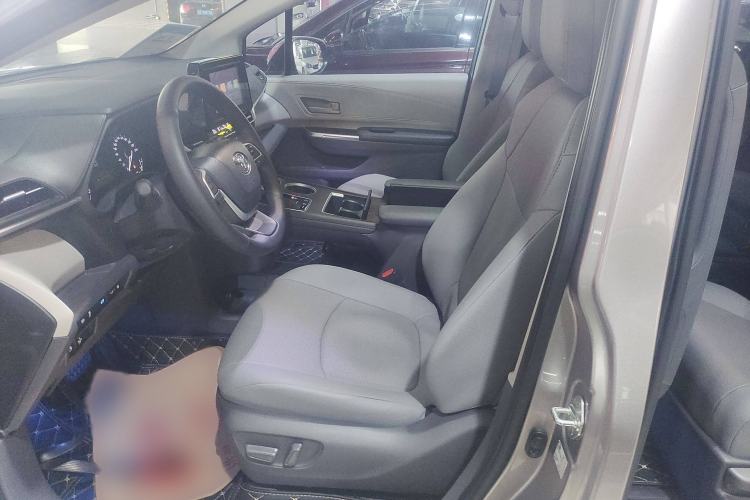 Used Toyota SIENNA 2023 2.5L Hybrid Comfort Edition Left Front Seat