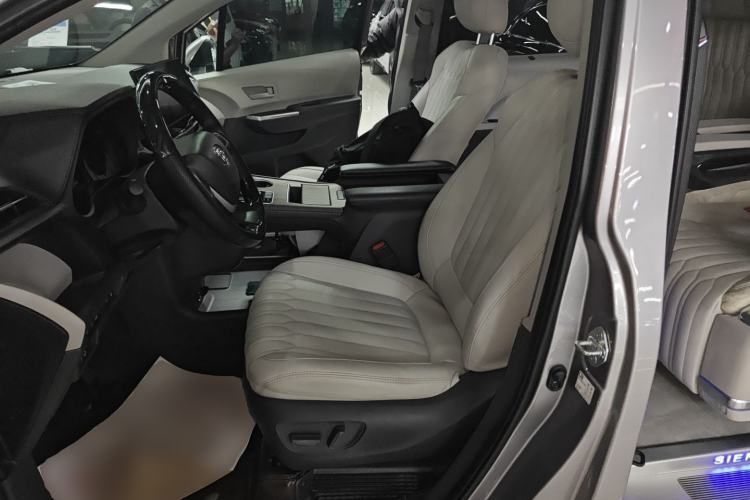 Used Toyota SIENNA 2023 2.5L Hybrid Comfort Edition Left Front Seat
