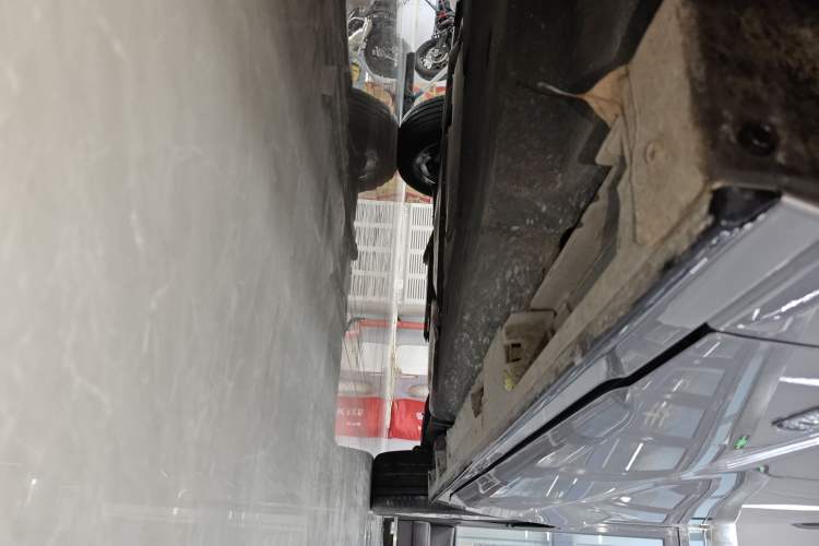 Used Toyota SIENNA 2023 2.5L Hybrid Deluxe Edition Left Side Sill