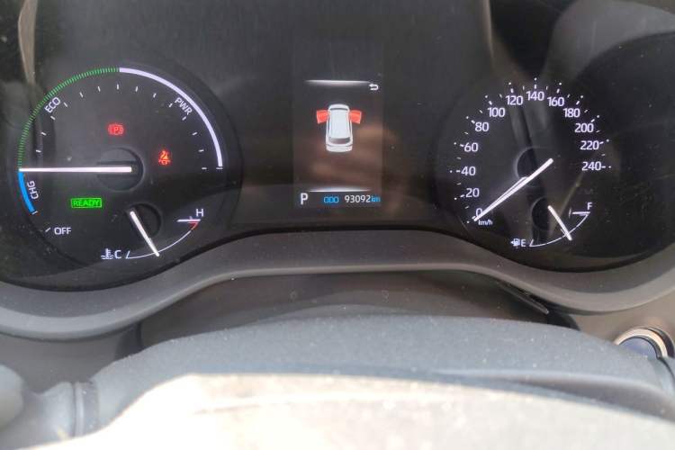 Used Toyota SIENNA 2023 2.5L Hybrid Comfort Edition Odometer Close Up