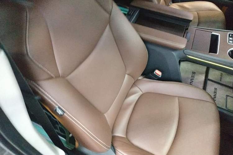 Used Toyota SIENNA 2023 2.5L Hybrid Comfort Edition Right Front Seat