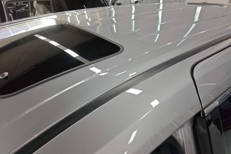 Used Toyota SIENNA 2023 2.5L Hybrid Deluxe Edition Roof