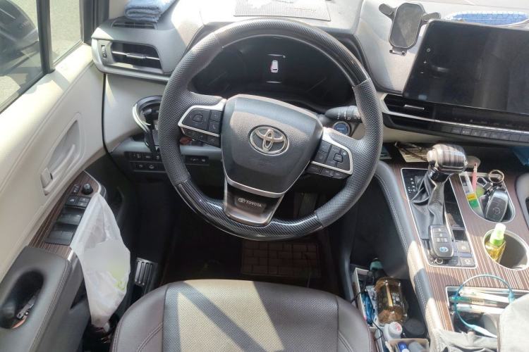 Used Toyota SIENNA 2023 2.5L Hybrid Comfort Edition Steering Wheel