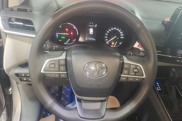 Used Toyota SIENNA 2023 2.5L Hybrid Comfort Edition Steering Wheel