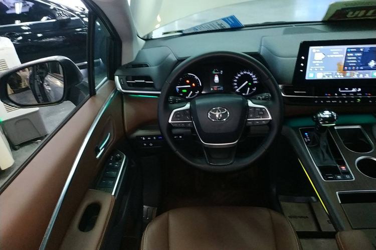 Used Toyota SIENNA 2023 2.5L Hybrid Comfort Edition Steering Wheel