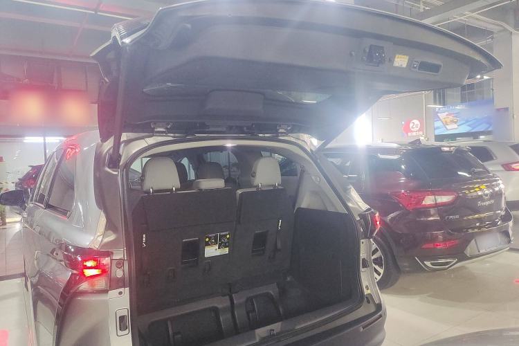 Used Toyota SIENNA 2023 2.5L Hybrid Comfort Edition Trunk