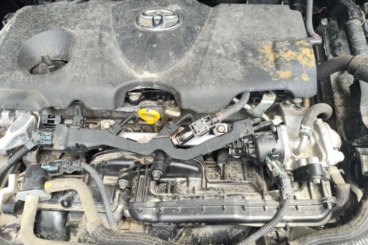 Used Toyota SIENNA 2023 2.5L Hybrid Comfort Edition Engine Bay