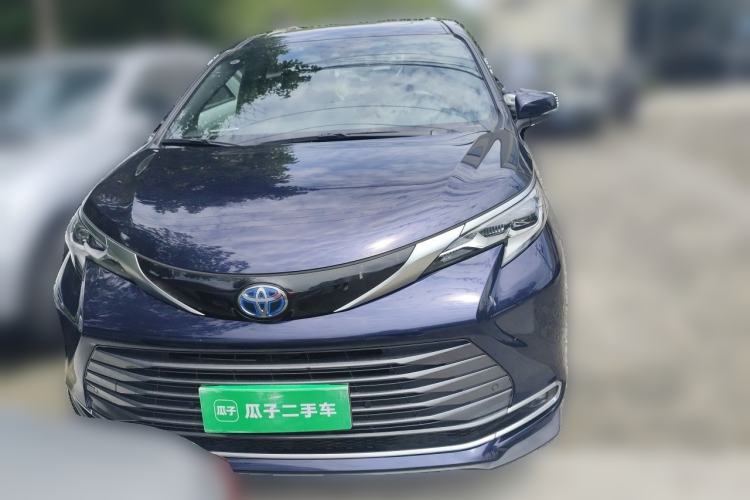 Used Toyota SIENNA 2023 2.5L Hybrid Comfort Edition Front