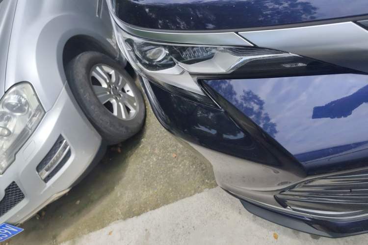 Used Toyota SIENNA 2023 2.5L Hybrid Comfort Edition Right Front Headlight