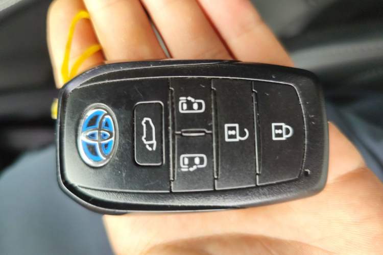 Used Toyota SIENNA 2023 2.5L Hybrid Comfort Edition Vehicle Key