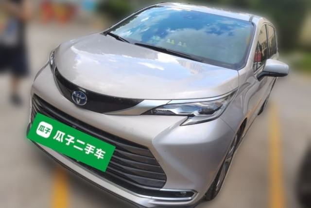 Used Toyota SIENNA 2023 2.5L Hybrid Deluxe Edition